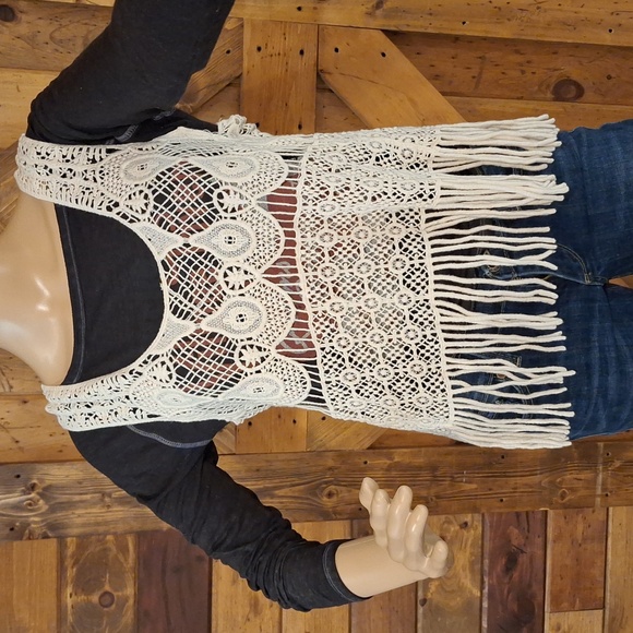 En Creme Crochet Fringe Tank Top - Picture 1 of 6